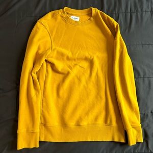 Goodfellow & co Sweater
Yellow Goodfellow sweatshirt 
MENS m
Thick material
NWOT